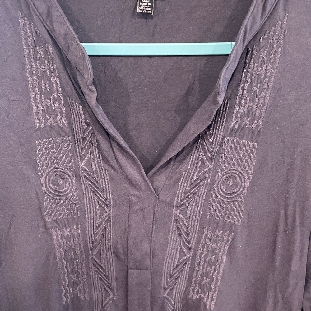 Cable & Gauge Women's Charcoal Blouse - Picture 3 of 3